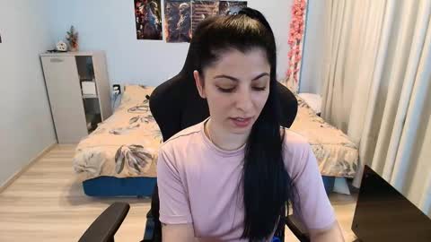 raven_haired_goddess online show from 03-18-26, 07:44