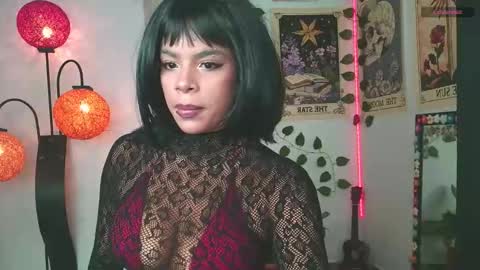 Snapshot of raven_luv chatting on 09-12-25, 10:10 raven  online show from 09-12-25, 10:10