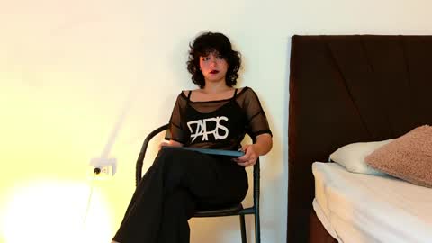   online show from 05-12-26, 11:40