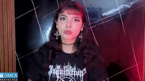 raven_rox_ online show from 11-20-25, 04:01