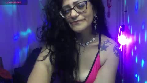 Snapshot of ravenandsin chatting on 01-30-25, 11:24 Raven online show from 01-30-25, 11:24
