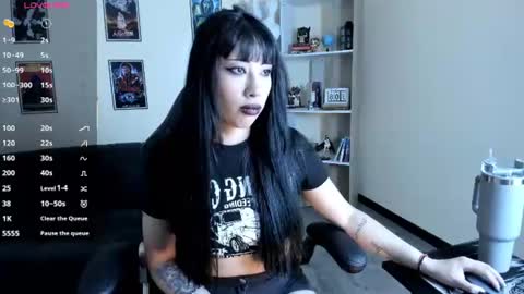 Snapshot of ravenelle_ chatting on 07-09-26, 10:03 ravenelle_ online show from 07-09-26, 10:03