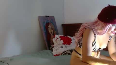 Snapshot of ravenlotus chatting on 11-28-25, 08:55 ravenlotus online show from 11-28-25, 08:55