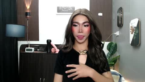 Snapshot of ravennax chatting on 02-21-25, 06:37 ravennaxx online show from 02-21-25, 06:37