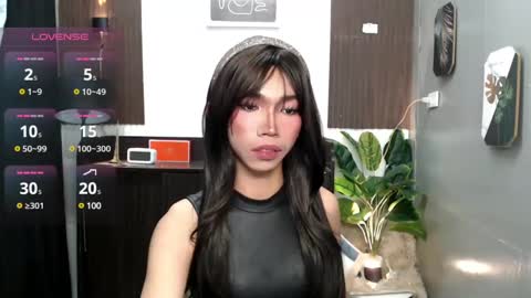 Snapshot of ravennax chatting on 02-27-25, 06:20 ravennaxx online show from 02-27-25, 06:20