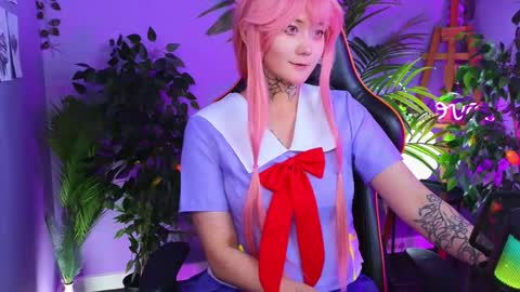 Snapshot of ravens_nest_ chatting on 11-28-25, 04:09 Raven online show from 11-28-25, 04:09