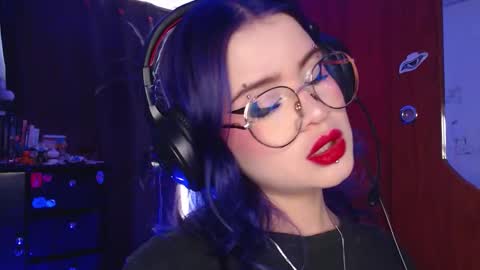 Snapshot of raventh_ chatting on 11-08-25, 11:43 raventh_ online show from 11-08-25, 11:43