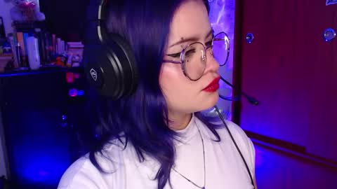 Snapshot of raventh_ chatting on 11-17-25, 02:45 raventh_ online show from 11-17-25, 02:45