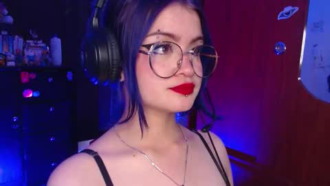 Snapshot of raventh_ chatting on 11-22-25, 02:05 raventh_ online show from 11-22-25, 02:05