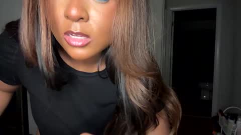 Snapshot of raventhebigbodybitch chatting on 02-05-25, 10:33 raventhebigbodybitch online show from 02-05-25, 10:33