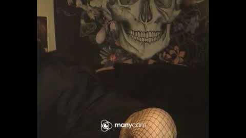 Snapshot of ravenxlee chatting on 09-17-25, 05:14 ravenxlee online show from 09-17-25, 05:14