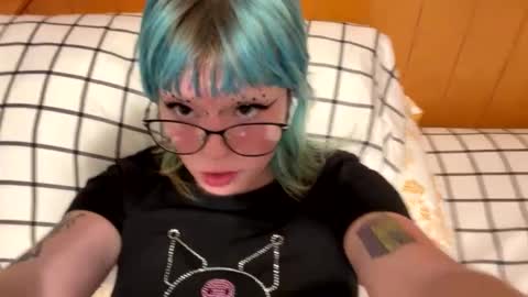 Snapshot of ravyn_xoxo chatting on 09-08-25, 06:40 Ravynn 3 online show from 09-08-25, 06:40