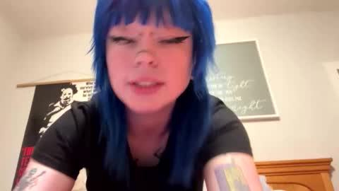 Snapshot of ravyn_xoxo chatting on 10-31-25, 02:07 Ravynn 3 online show from 10-31-25, 02:07