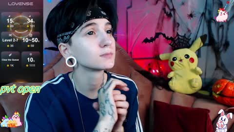 Snapshot of ray__taylor chatting on 12-13-24, 07:43 Ray online show from 12-13-24, 07:43