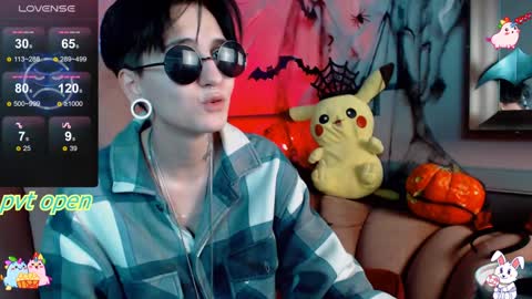 Snapshot of ray__taylor chatting on 12-13-24, 10:45 Ray online show from 12-13-24, 10:45