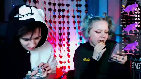 Snapshot of ray__taylor chatting on 02-14-25, 07:02 Ray online show from 02-14-25, 07:02