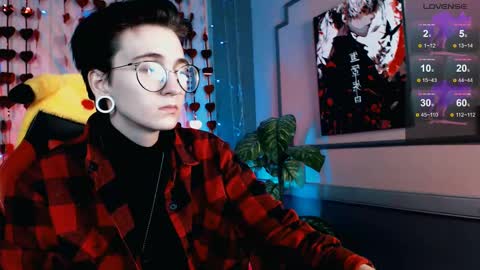 Snapshot of ray__taylor chatting on 02-16-25, 05:04 Ray online show from 02-16-25, 05:04