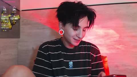 Snapshot of ray__taylor chatting on 10-06-25, 04:59 Ray online show from 10-06-25, 04:59