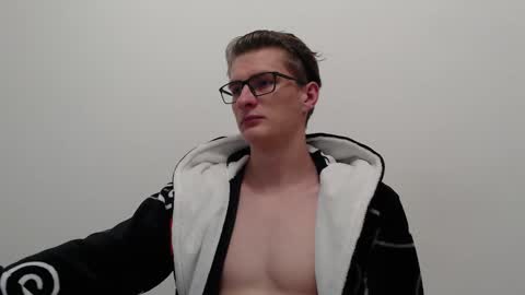 Snapshot of ray_booy chatting on 12-06-24, 07:23 Ray Booy online show from 12-06-24, 07:23