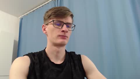 Snapshot of ray_booy chatting on 10-03-25, 07:44 Ray Booy online show from 10-03-25, 07:44