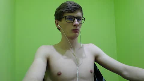 Snapshot of ray_booy chatting on 06-18-26, 05:17 Ray Booy online show from 06-18-26, 05:17