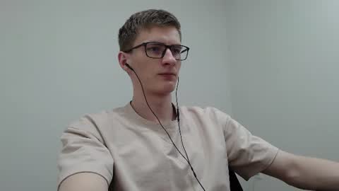 Snapshot of ray_booy chatting on 07-14-26, 01:06 Ray Booy online show from 07-14-26, 01:06
