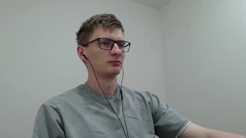 Snapshot of ray_booy chatting on 07-18-26, 06:17 Ray Booy online show from 07-18-26, 06:17