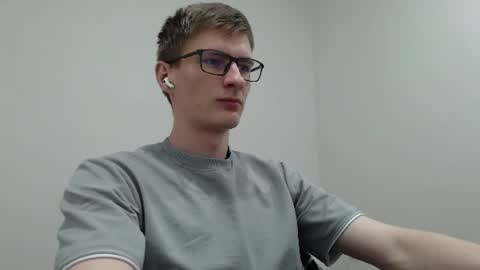 Snapshot of ray_booy chatting on 08-03-26, 11:59 Ray Booy online show from 08-03-26, 11:59