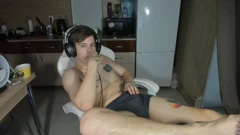 Snapshot of ray_hill chatting on 12-06-24, 07:54 Ray online show from 12-06-24, 07:54