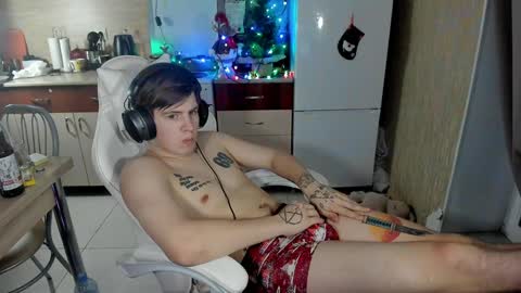 Snapshot of ray_hill chatting on 12-19-24, 09:17 Ray online show from 12-19-24, 09:17