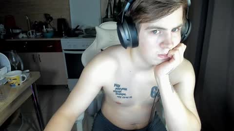 Snapshot of ray_hill chatting on 01-02-25, 08:35 Ray online show from 01-02-25, 08:35