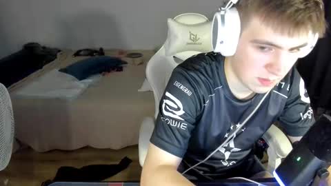 Snapshot of ray_hill chatting on 10-14-25, 08:42 Ray online show from 10-14-25, 08:42