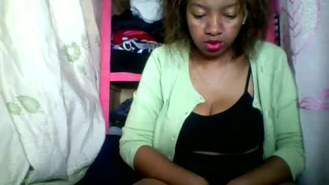 Snapshot of rayana_69 chatting on 05-11-26, 03:01 rayana_69 online show from 05-11-26, 03:01