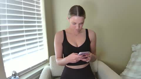 RayBabe online show from 10-24-25, 09:11