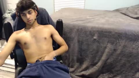 raymondg8596 online show from 02-26-25, 02:37