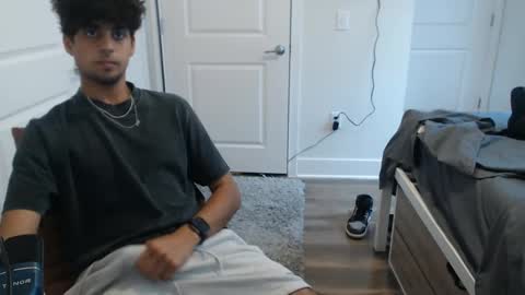 raymondg8596 online show from 09-18-25, 07:38