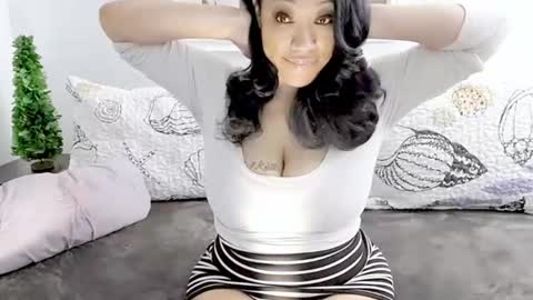 Snapshot of rayne_woods chatting on 06-23-26, 10:24 rayne woods online show from 06-23-26, 10:24