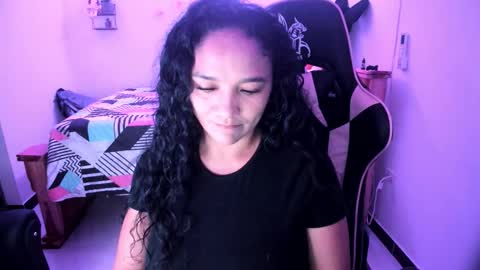 Danna online show from 11-11-25, 01:38