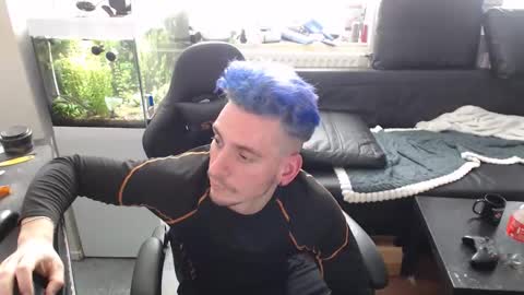 Rayzel online show from 01-10-26, 12:40