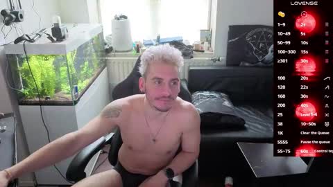 Rayzel online show from 03-17-26, 01:25