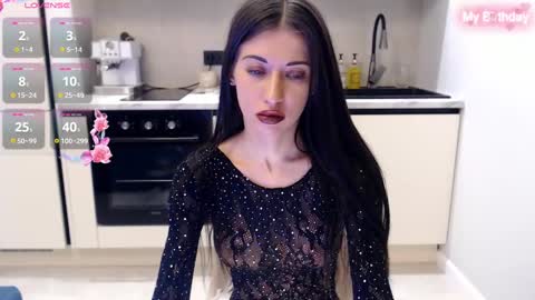 Snapshot of re_jeena chatting on 12-18-24, 11:45 Hayley online show from 12-18-24, 11:45