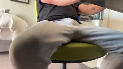 readwithjordanv online show from 04-28-26, 01:59