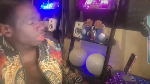 Snapshot of ready4uboy chatting on 04-25-26, 10:18 skylar online show from 04-25-26, 10:18