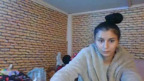 real_coupl3 online show from 12-04-25, 08:50