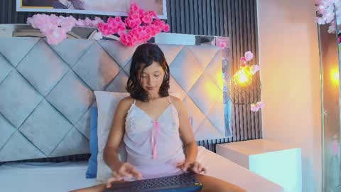 DONCELLA online show from 04-23-26, 08:55