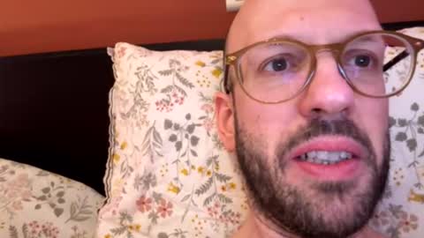 HugeSecret online show from 02-01-26, 10:36