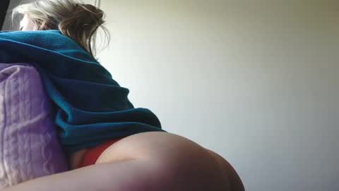 Snapshot of reallilygrace chatting on 02-19-25, 05:27 Lily Grace online show from 02-19-25, 05:27