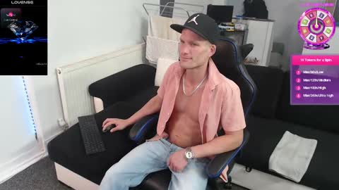Snapshot of reallyman7 chatting on 02-18-25, 08:25 Ask me online show from 02-18-25, 08:25