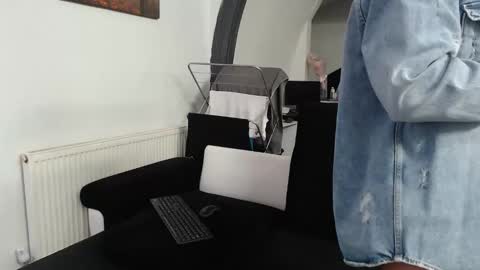 Ask me online show from 02-01-26, 04:55