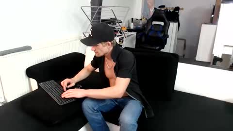 Ask me online show from 03-21-26, 01:32